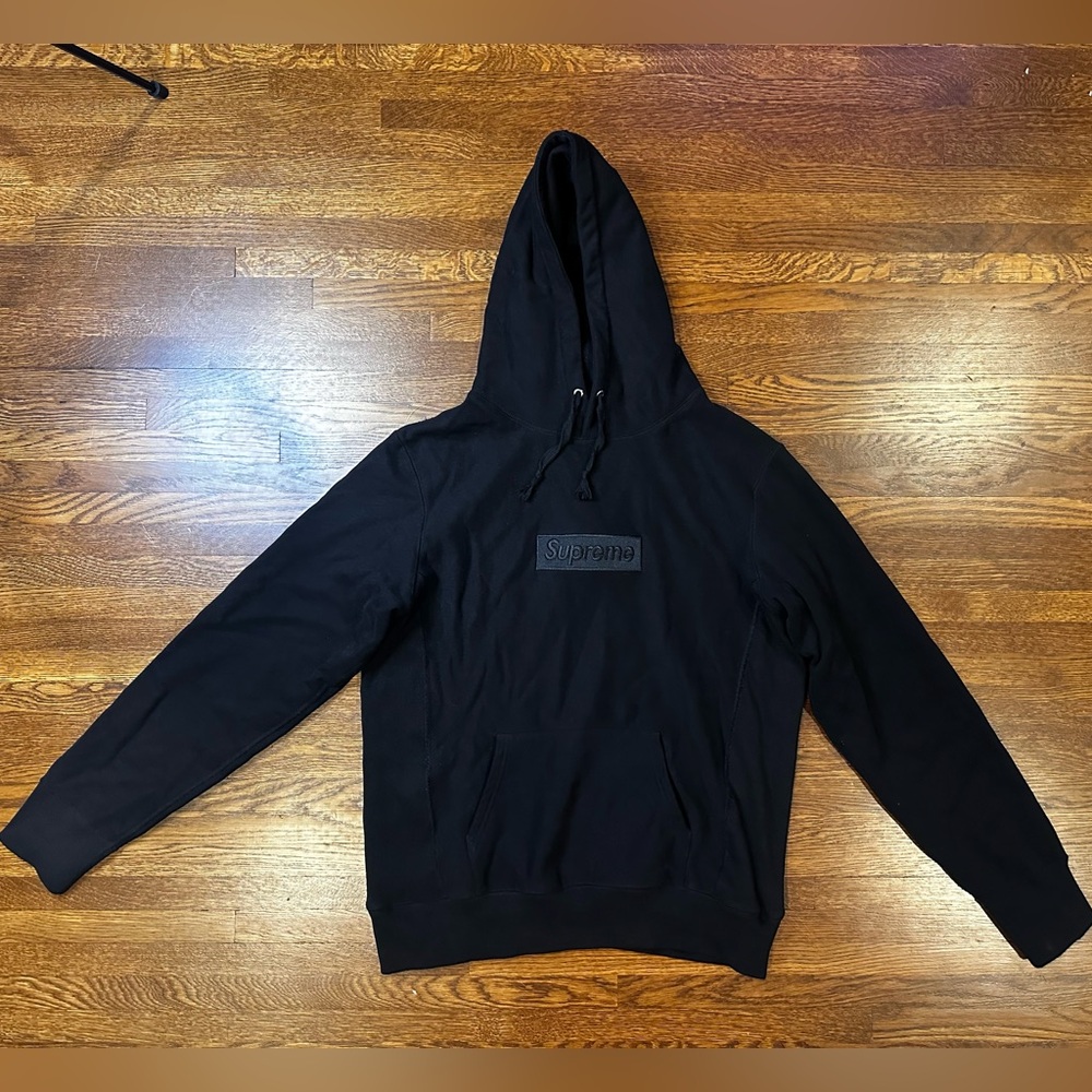 Supreme sweatshirt